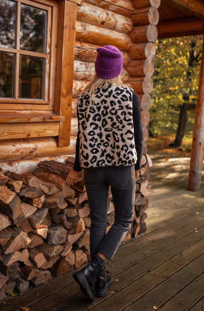 ASTRID™ | Bold Leopard Print Knit Vest